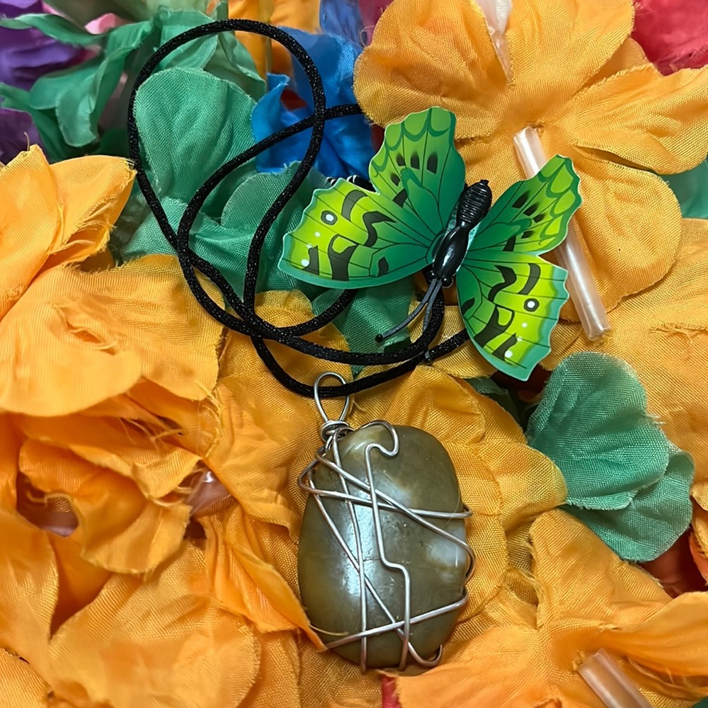 Wire Wrapped Stone Unique Vintage Rare One of a Kind Handmade Necklace